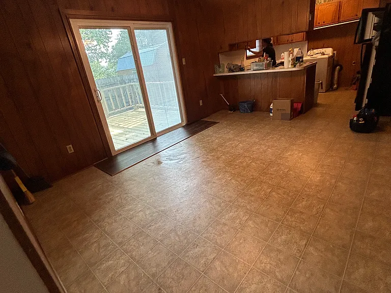112 Chrisp Ave — Photo 2