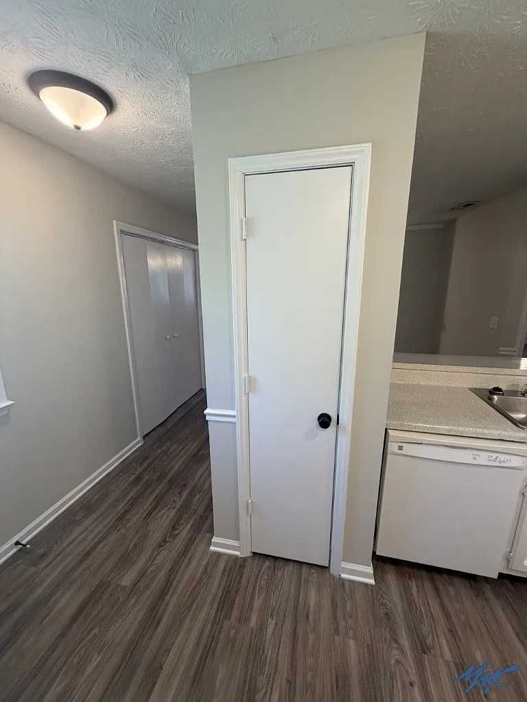 1 bed, 1.0 bath, 727 sqft, $1,125 — Photo 3