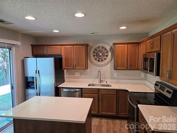 2nd image of 10115 Forest Landing Dr