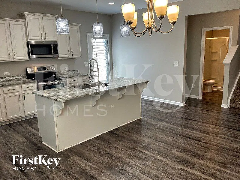 4 bed, 3.0 bath, 1468 sqft, $2,175 — Photo 4