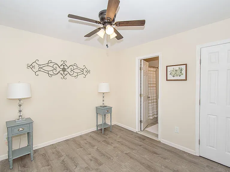 1426 Sandy Cir #1426 — Photo 9