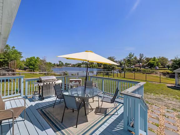5th image of 312 Lakeside Dr