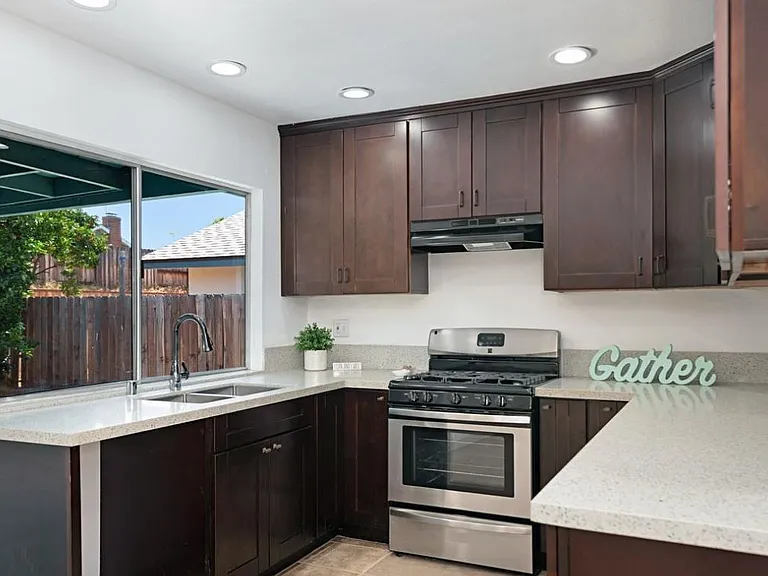 710 Hillward St #2 — Photo 8