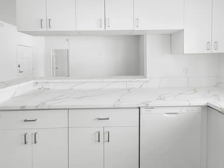 1828 Purdue Ave #203 — Photo 9