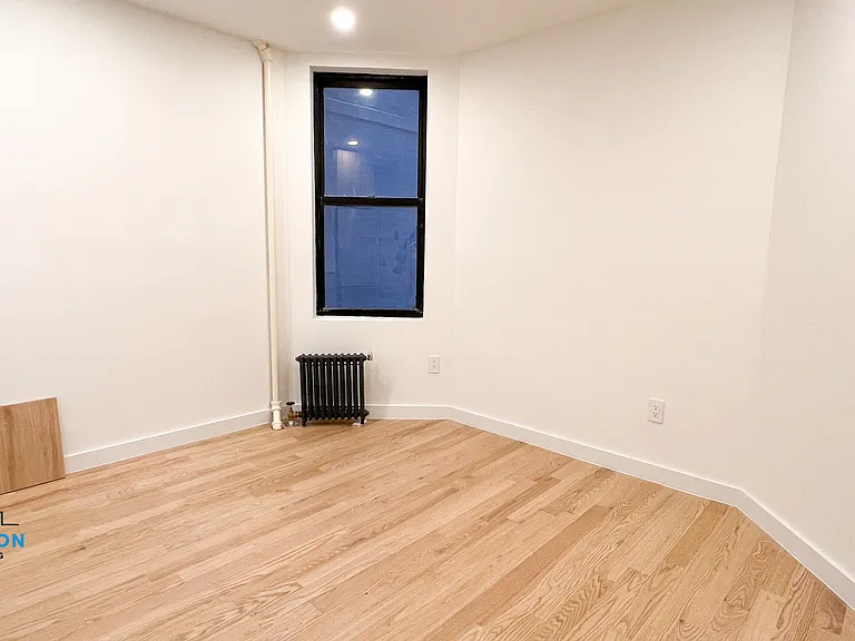228 W 18th St #25 — Photo 2