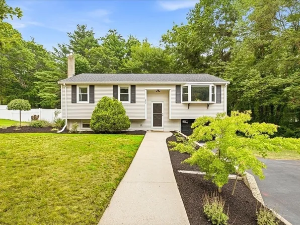 252 Gorwin Dr, Hanson, MA 02341