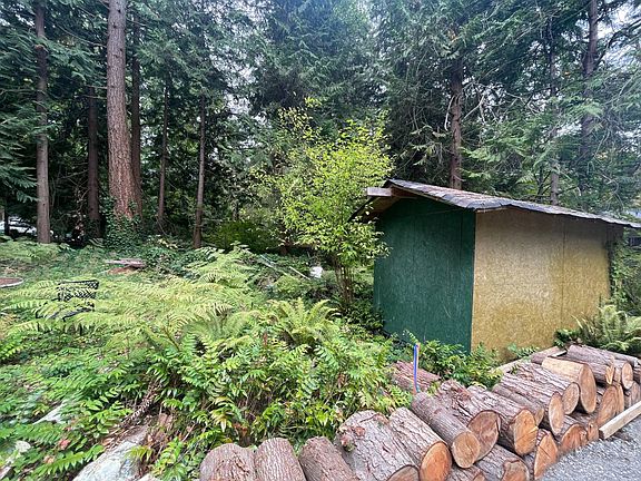 2nd image of 3 Sanders Ct