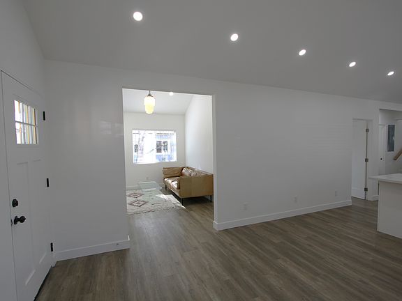 3rd image of 3711 Lomitas Dr