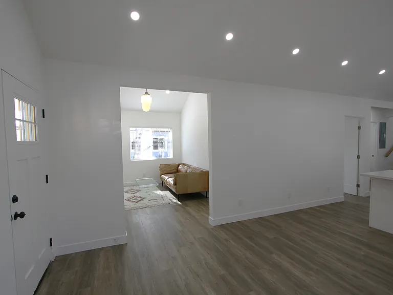 3711 Lomitas Dr — Photo 3