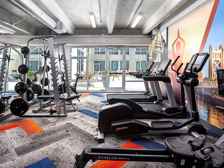 24/7 Fitness Center
