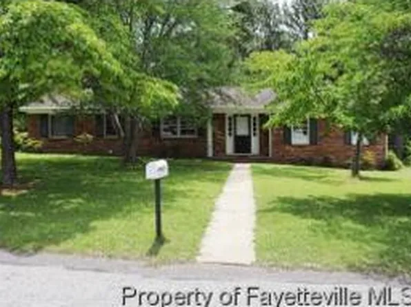 6201 Tiree Dr, Fayetteville, NC 28304