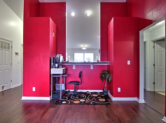 4th image of 414 Camden Cir