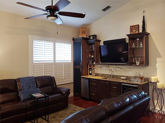 4th image of 3430 Turnberry Dr