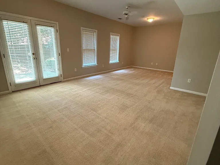 10090 Jones Bridge Rd #7 — Photo 9