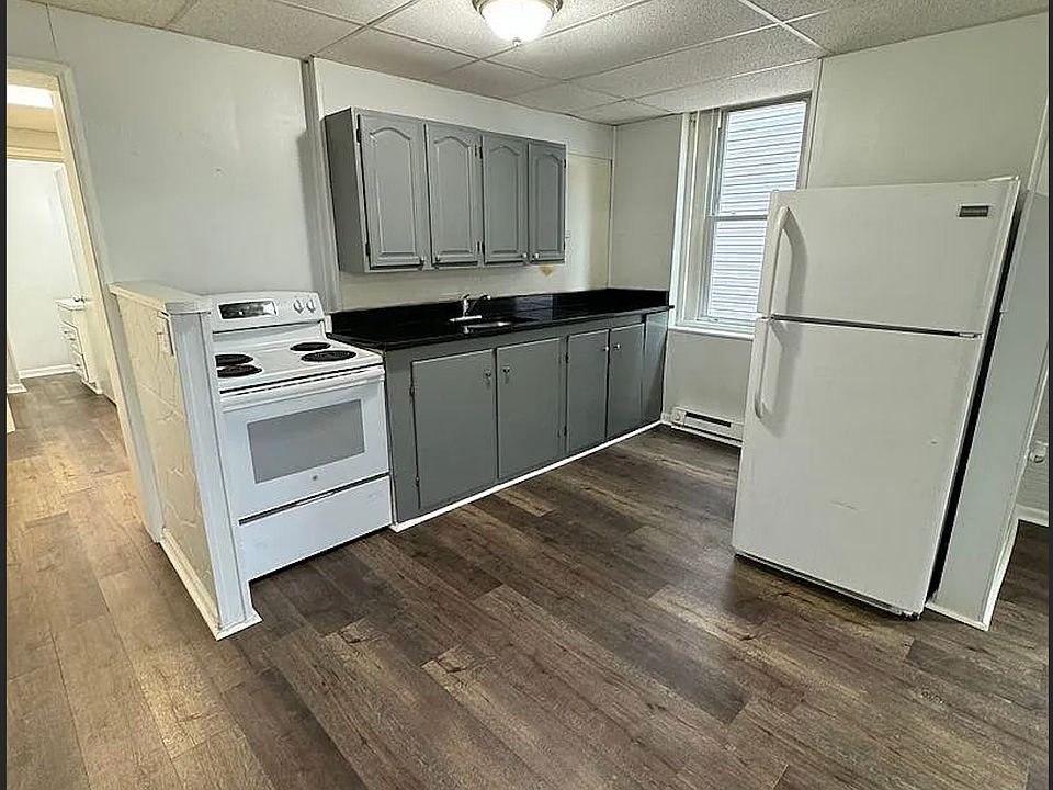 For Rent : $1175