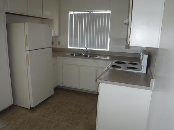 5th image of 4359 Mentone St APT 1