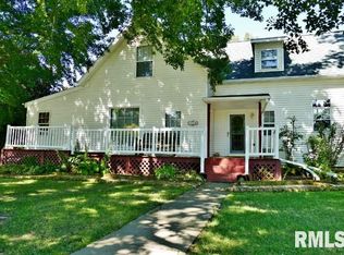 108 W 1st Ave, Deer Creek, IL 61733