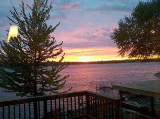 51 Danforth Dr, White Lake, MI 48386