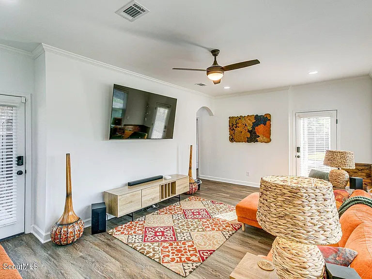 1503 Darling Ave — Photo 9