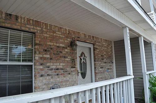 2404 Suwanee Ln Photo 1