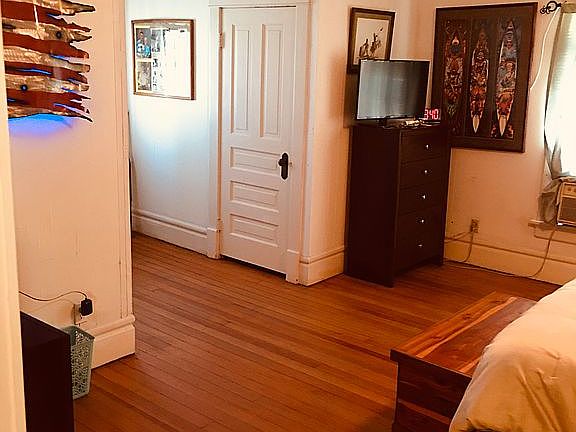 Master bedroom 18x16