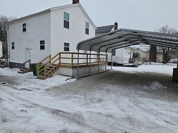2nd image of 2235 Cherry Ave