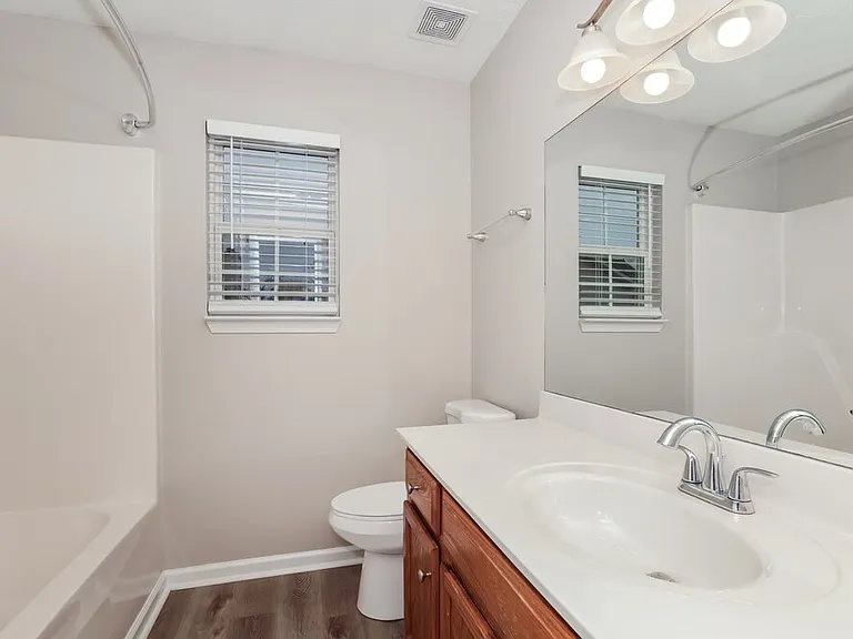 1514 Killarney Dr — Photo 13