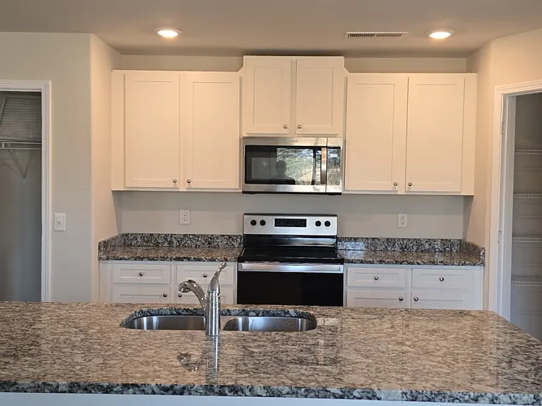 4715 Hazelburn Dr — Photo 8
