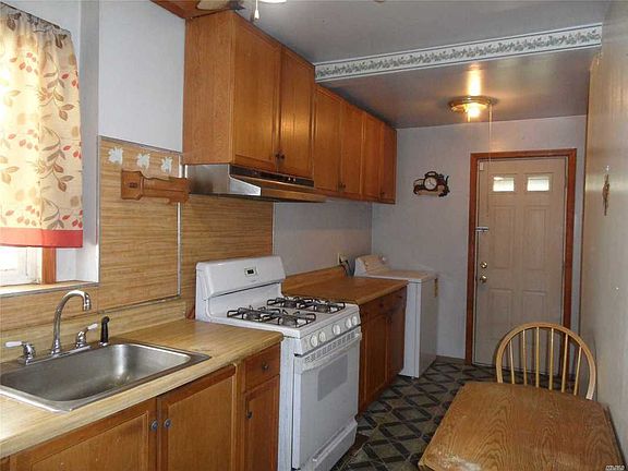 5th image of 11433 208th St