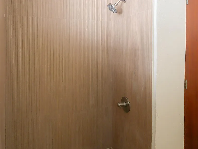 423 Calle R — Photo 13