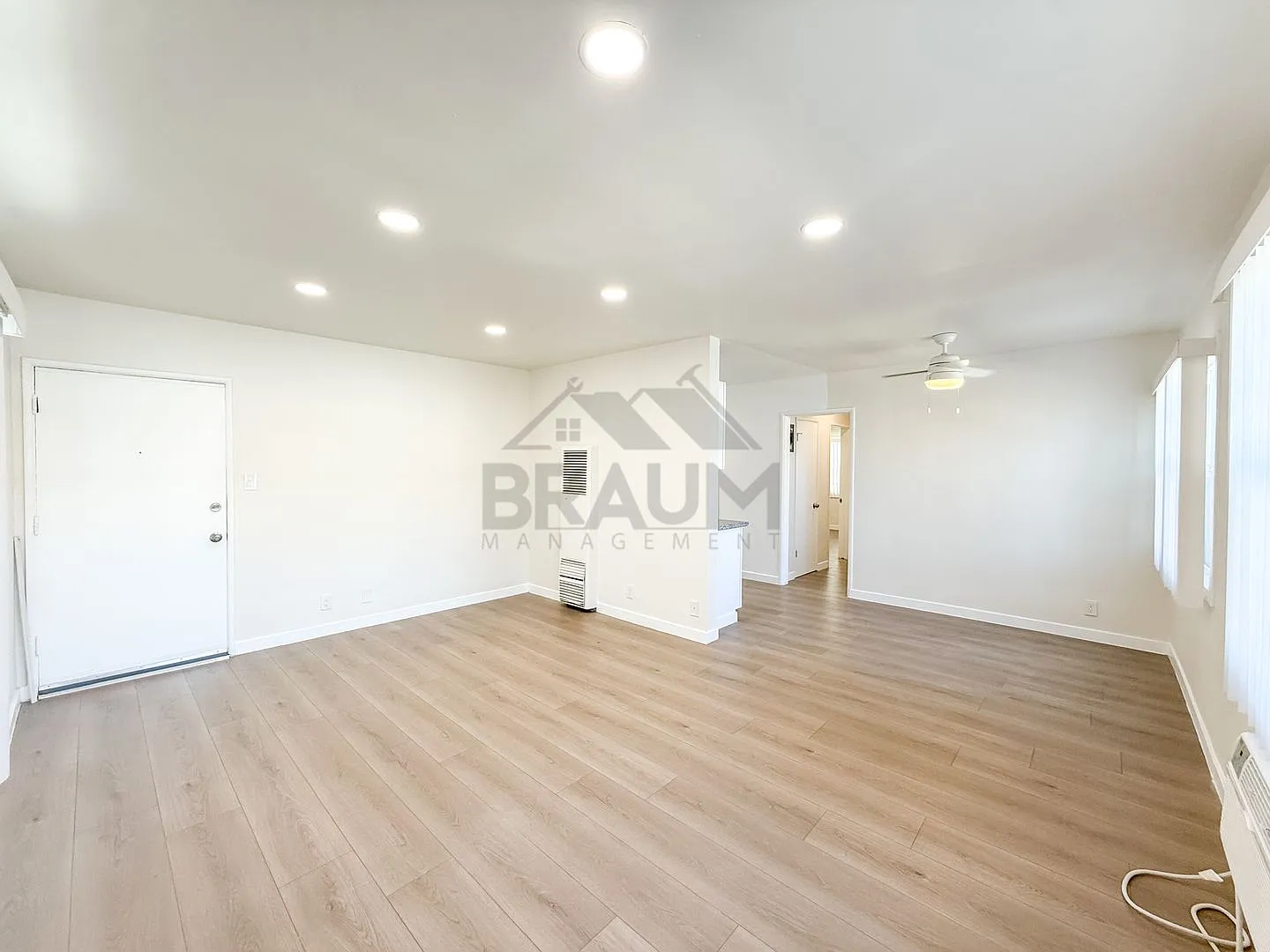 7339 WOODMAN — Photo 1