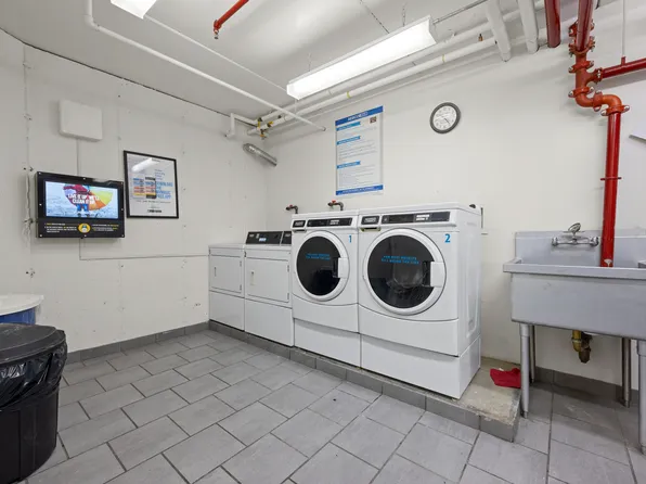 1814 Saint Johns Place image 18 of 26