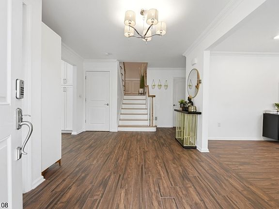 4th image of 41 Harvey Ct