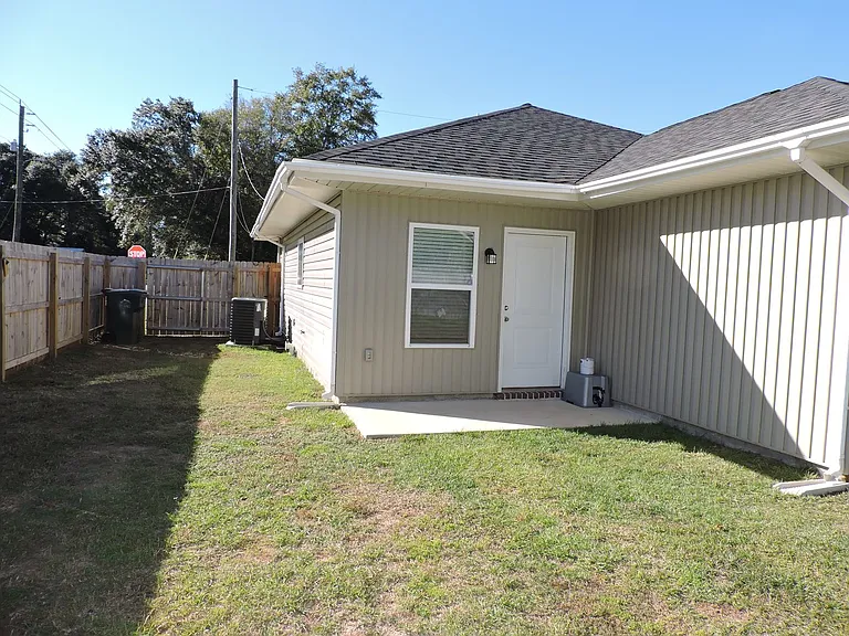 1000 Polk Ave — Photo 24