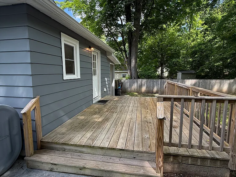 18 Abbott Dr — Photo 17