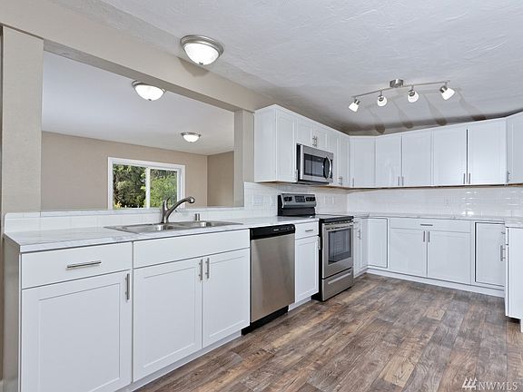 5th image of 323 Mizzen St NW