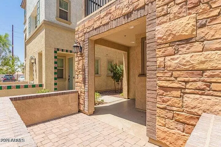 2 bed, 2.5 bath, 1476 sqft, $2,100 — Photo 4