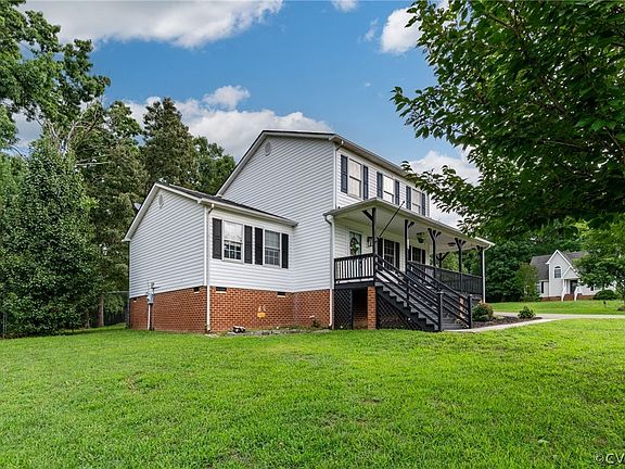 2nd image of 22712 Swan Cir