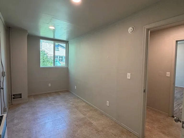 813 W Clay Ave #B — Photo 6