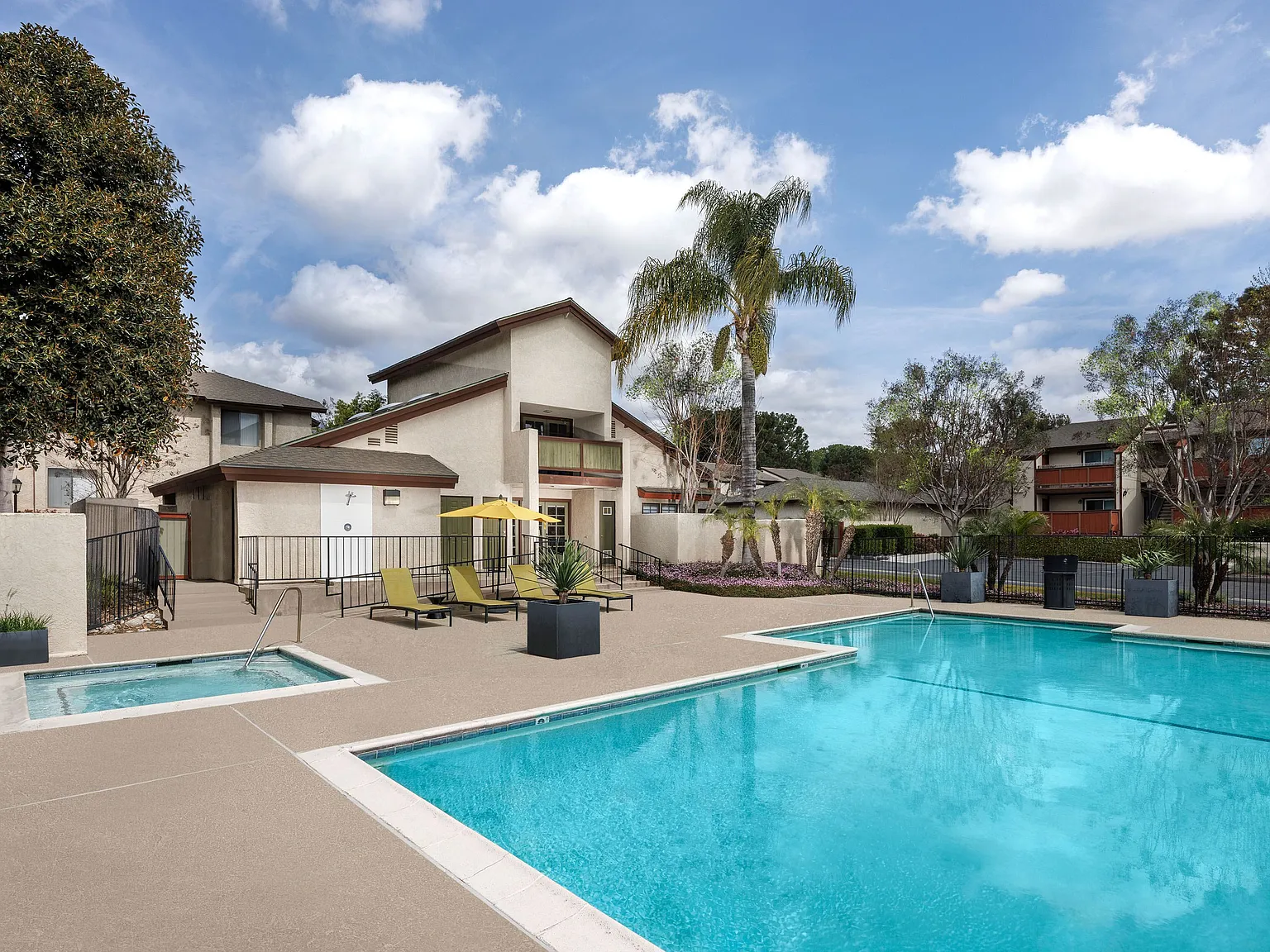 Brighton Park Apartments — Photo 2
