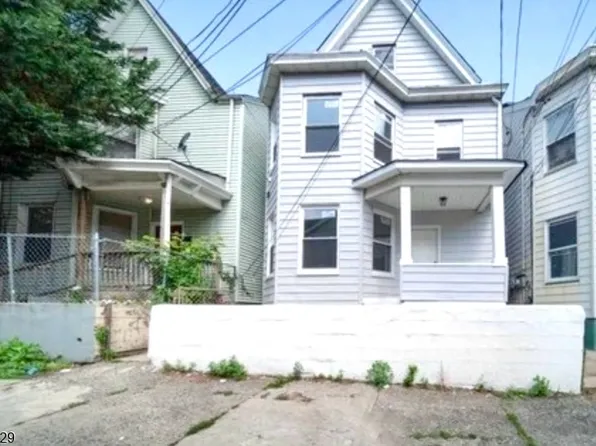 209 N 4th St, Paterson, NJ 07522