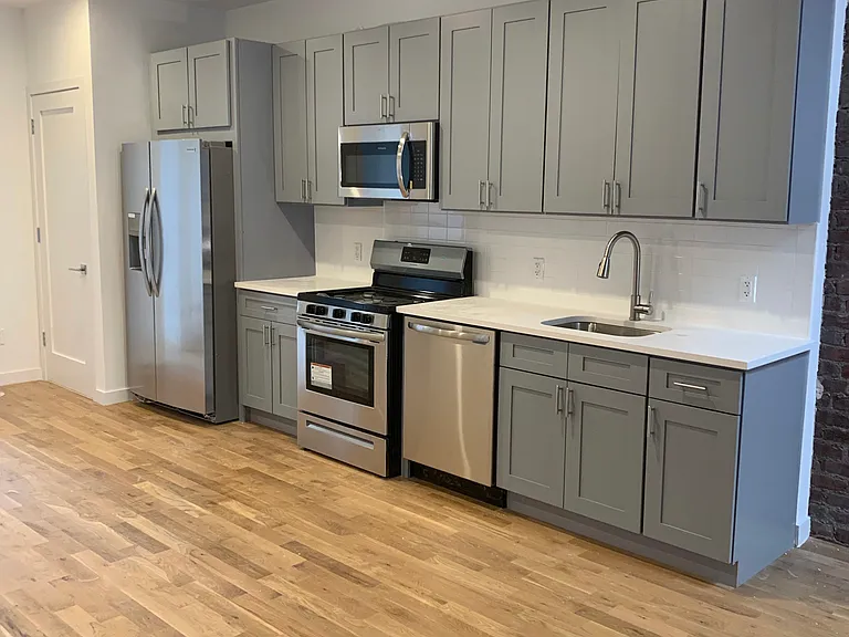 459 Shepherd Ave #2 — Photo 6