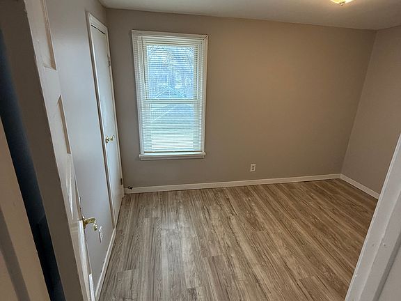 3rd image of 1821 Linwood Ave #1