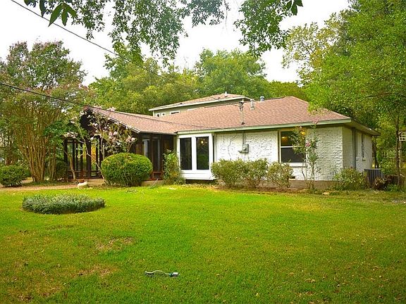 2nd image of 721 Oak Dr