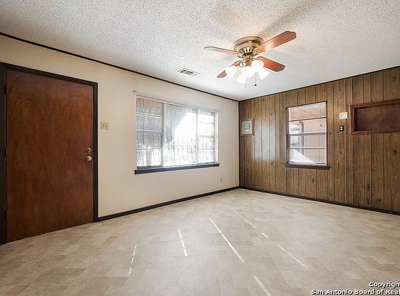 4th image of 1219 Aaron Pl