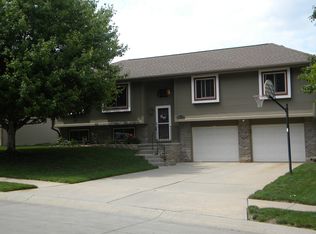 16208 Riggs St, Omaha, NE 68135