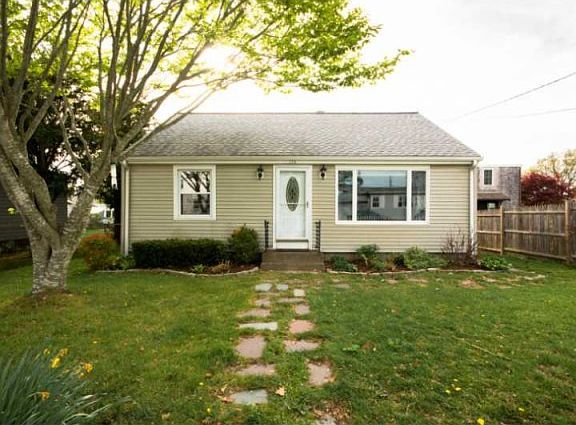 3rd image of 124 Gormley Ave
