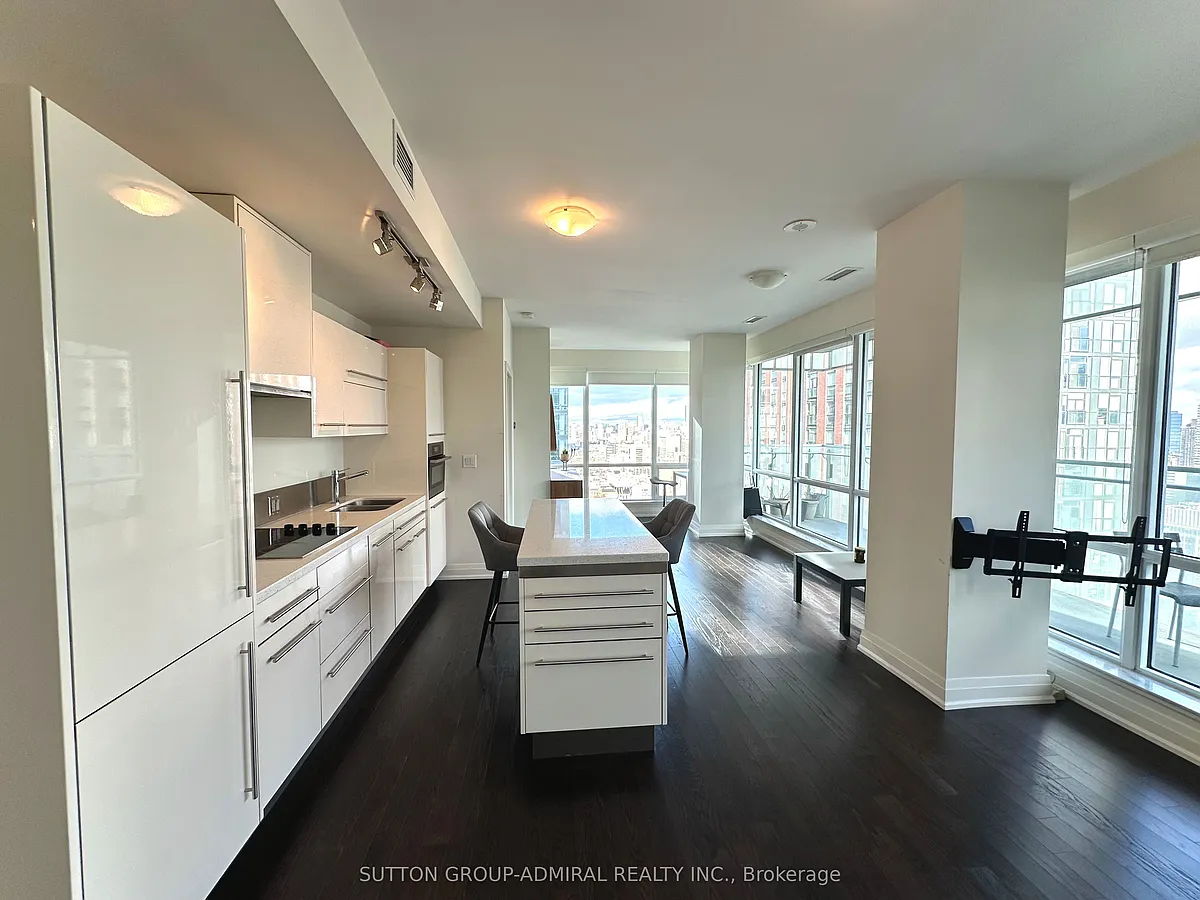Building Photo - 80 John St #3708