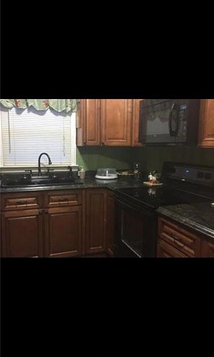 2nd image of 809 Ferry St