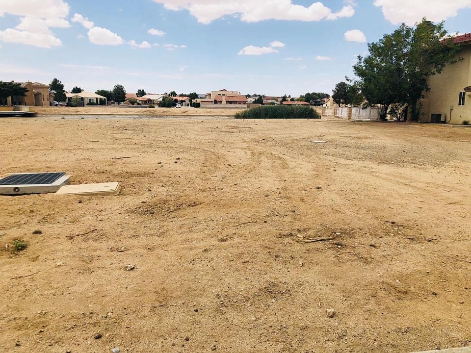 2nd image of 14440 Jamaica Ln